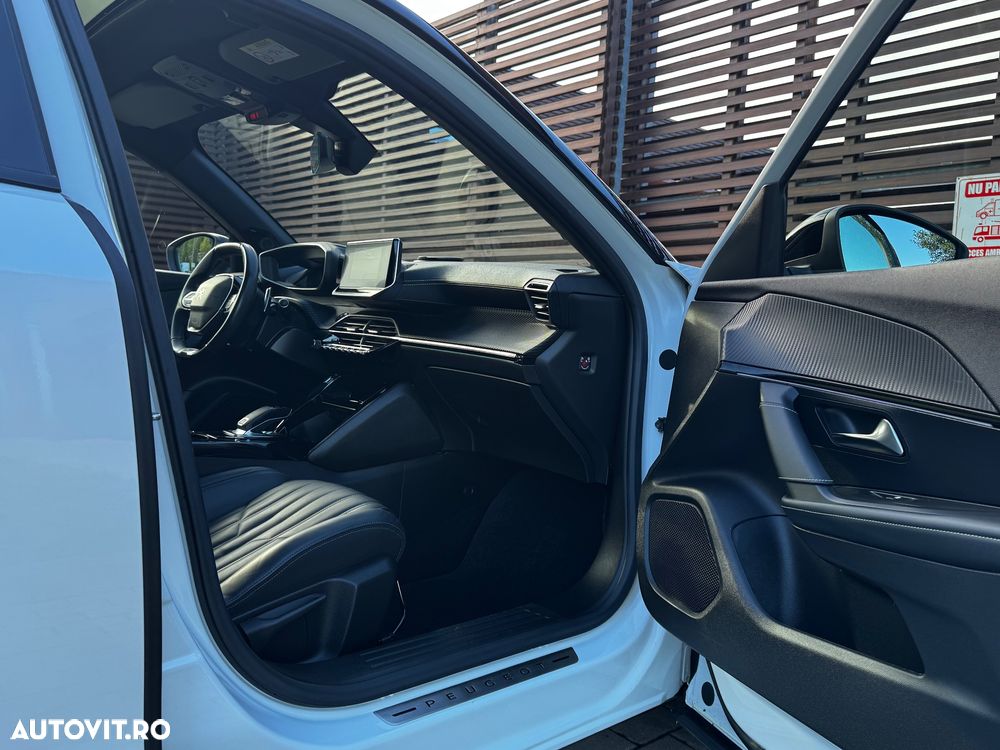 Peugeot 2008 BlueHDi 130 EAT8 GT - 22