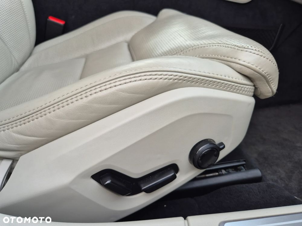 Volvo V90 D4 AWD Geartronic Inscription - 17