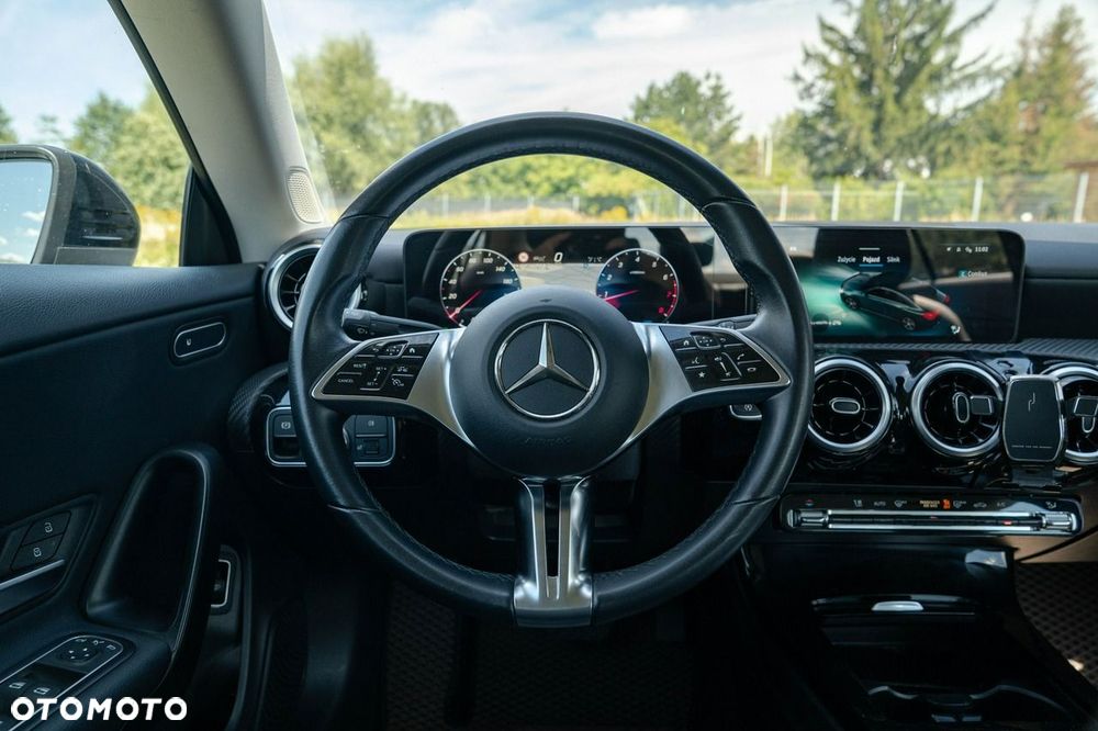 Mercedes-Benz CLA 200 7G-DCT Progressive - 18