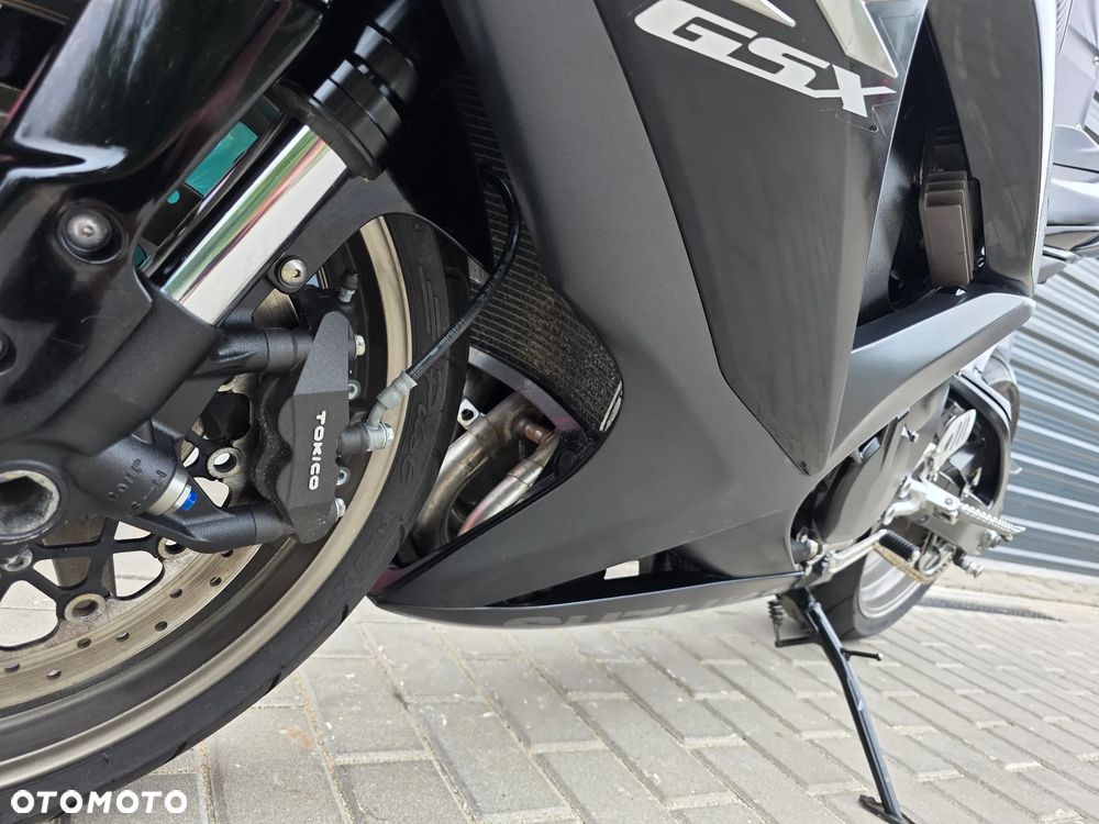 Suzuki GSX-R - 35