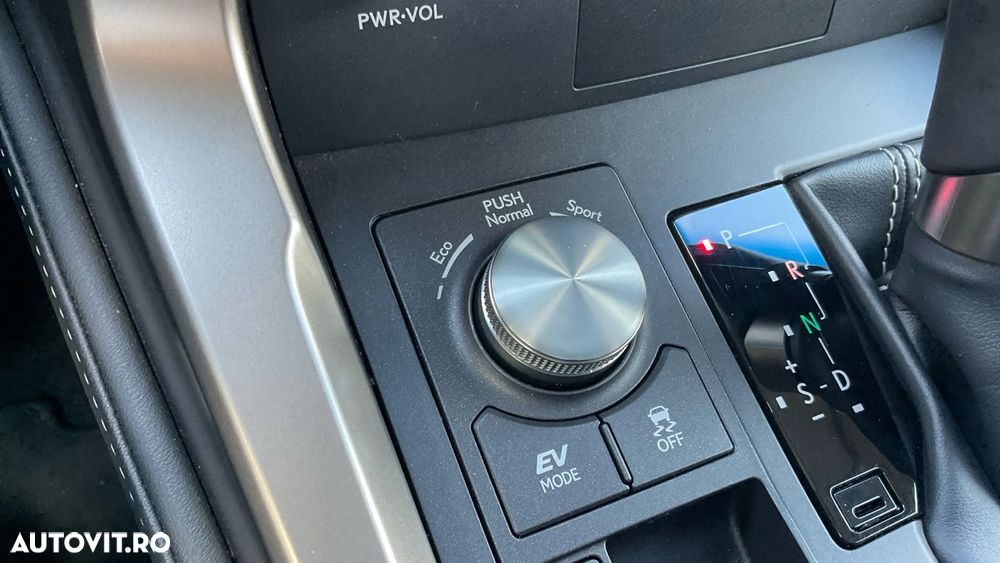 Lexus Seria NX 300h AWD Executive Plus - 34