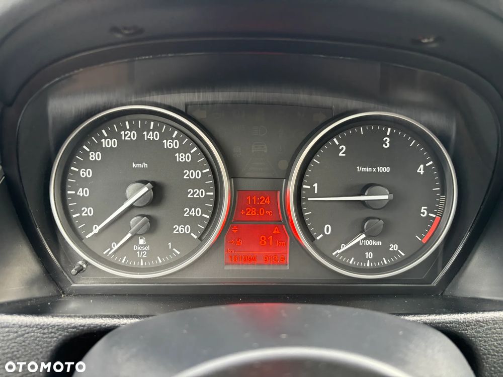 BMW X1 sDrive18d xLine - 27