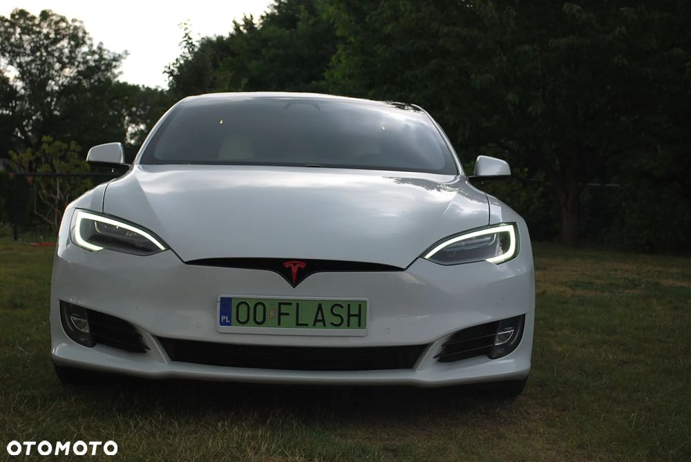 Tesla Model S - 2