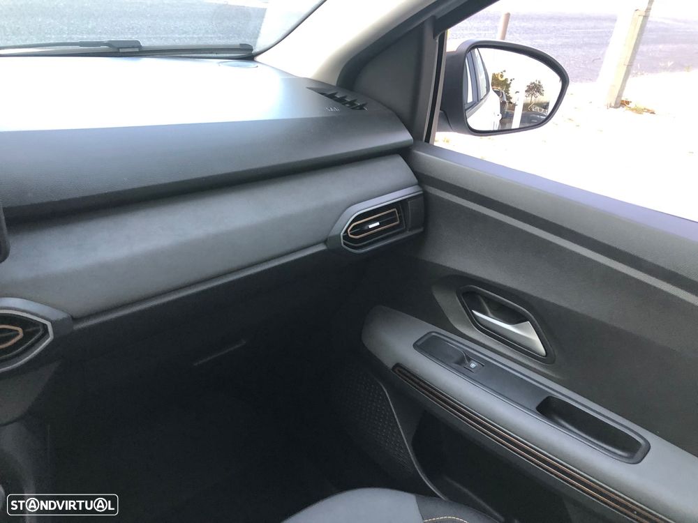 Dacia Sandero 1.0 TCe Extreme CVT - 38