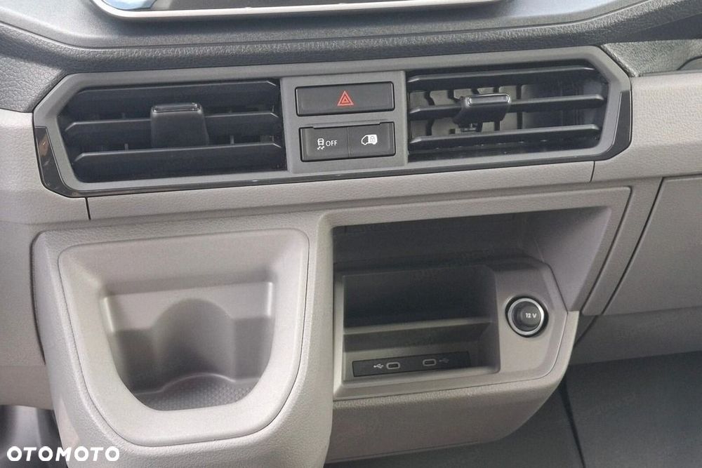 Volkswagen Crafter TDI L4H3 AT8 2.0 140KM - 17