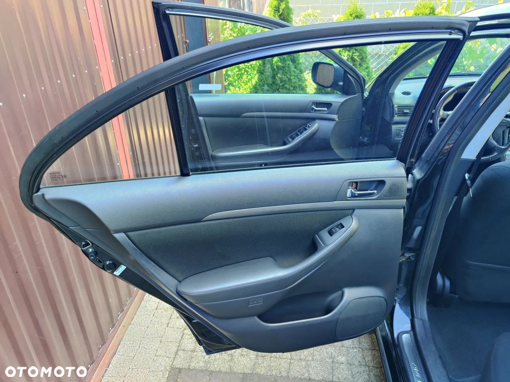 Toyota Avensis 2.0 D-4D Sol plus+NAVI - 14