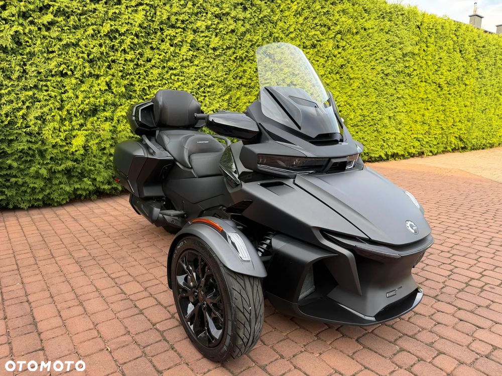 Can-Am Spyder - 2