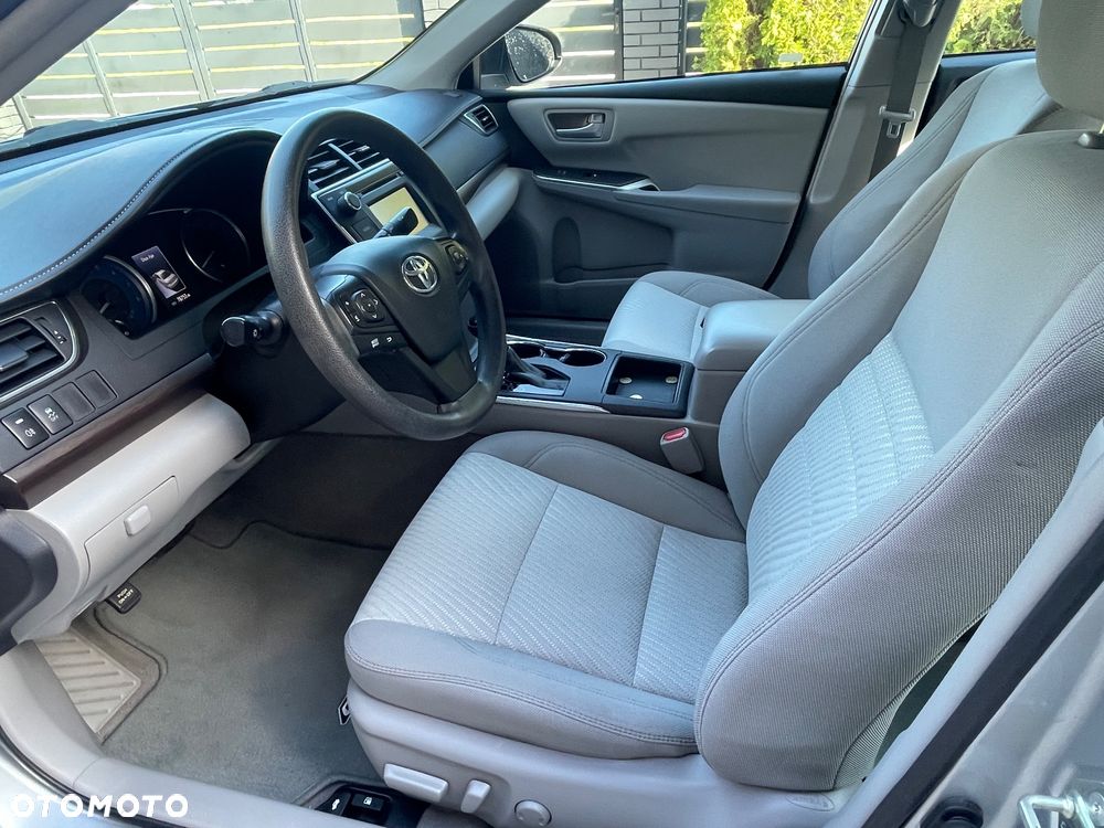 Toyota Camry - 13