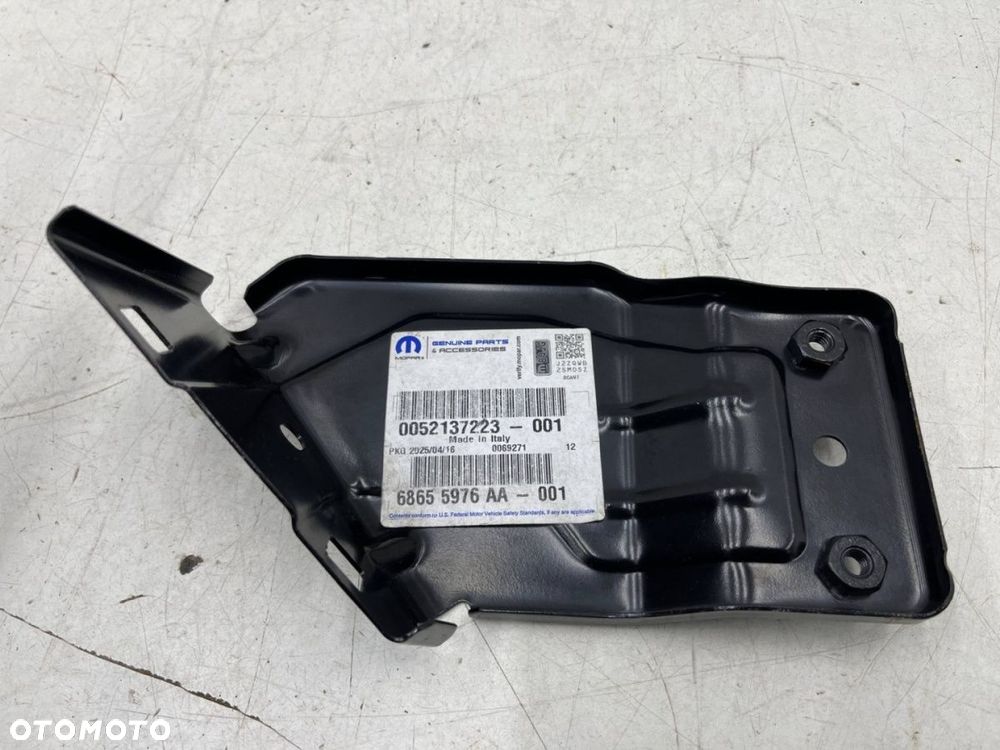 Mocowanie błotnika Fiat 500E 2 II 20r.- NOWE prawe przednie wspornik podpora prawy przód 68655976aa - 2