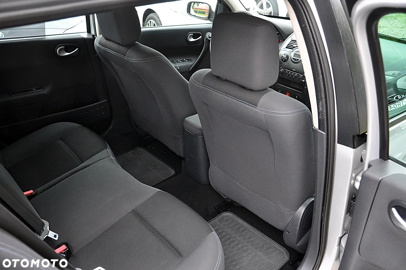 Renault Megane 1.4 Grandtour Expression - 28