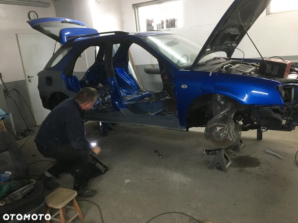 Subaru Impreza SW 2.0 WRX 4x4 - 5