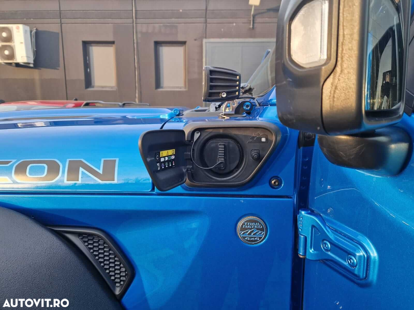 Jeep Wrangler - 12