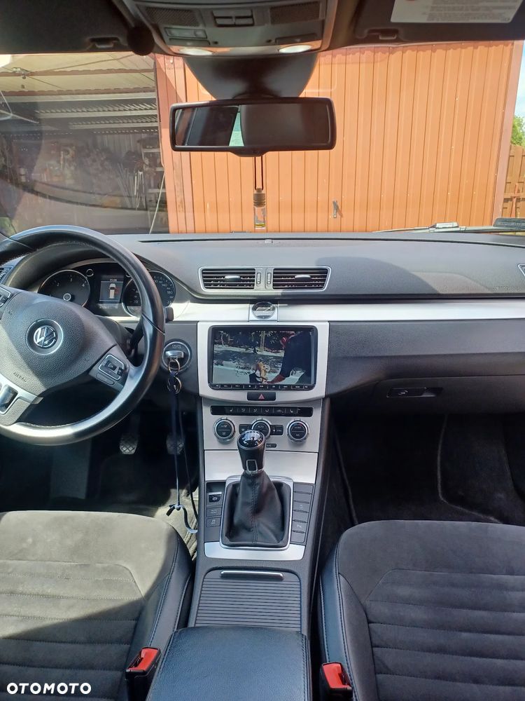 Volkswagen Passat 2.0 TDI Highline - 10