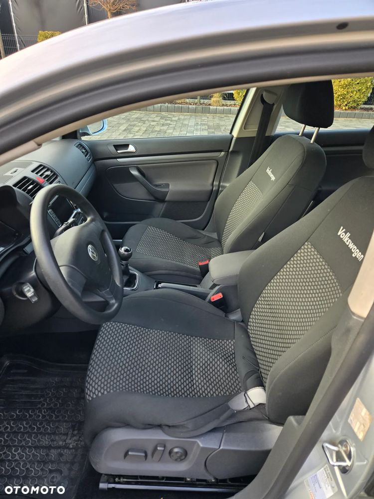 Volkswagen Jetta 2.0 TDI Sportline - 24
