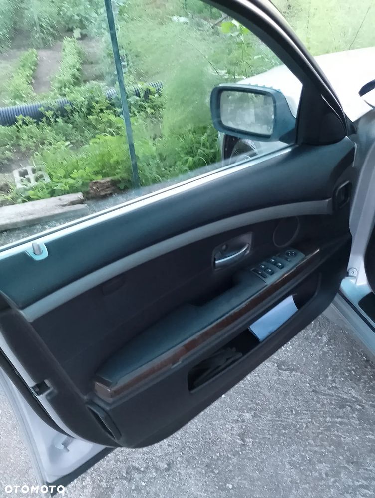 BMW Seria 7 - 38