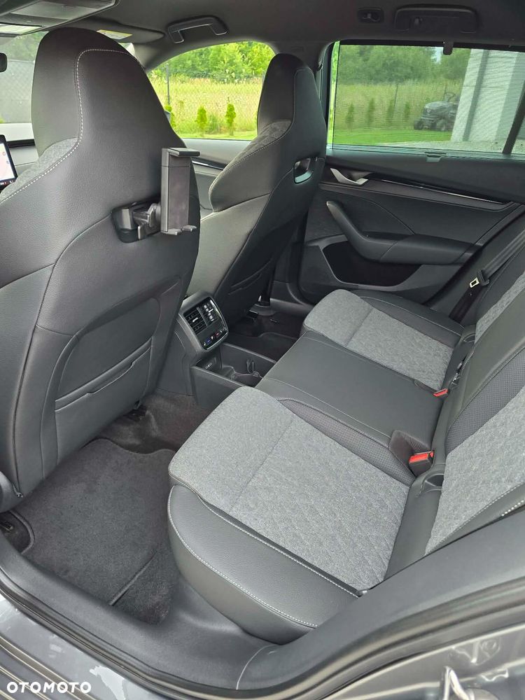Skoda Octavia 2.0 TDI Sportline DSG - 6