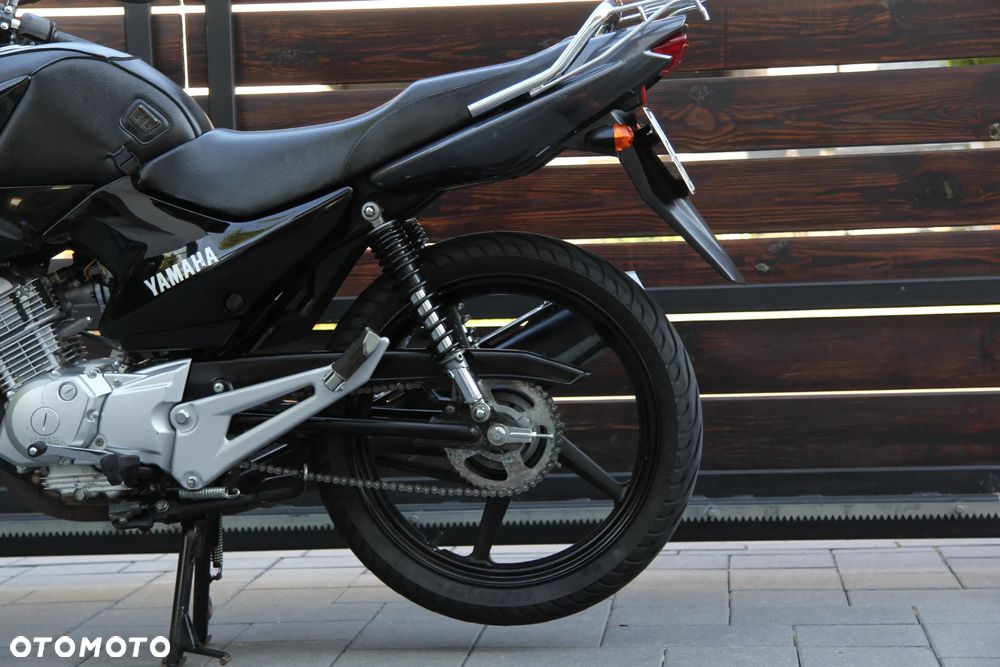 Yamaha YBR - 28