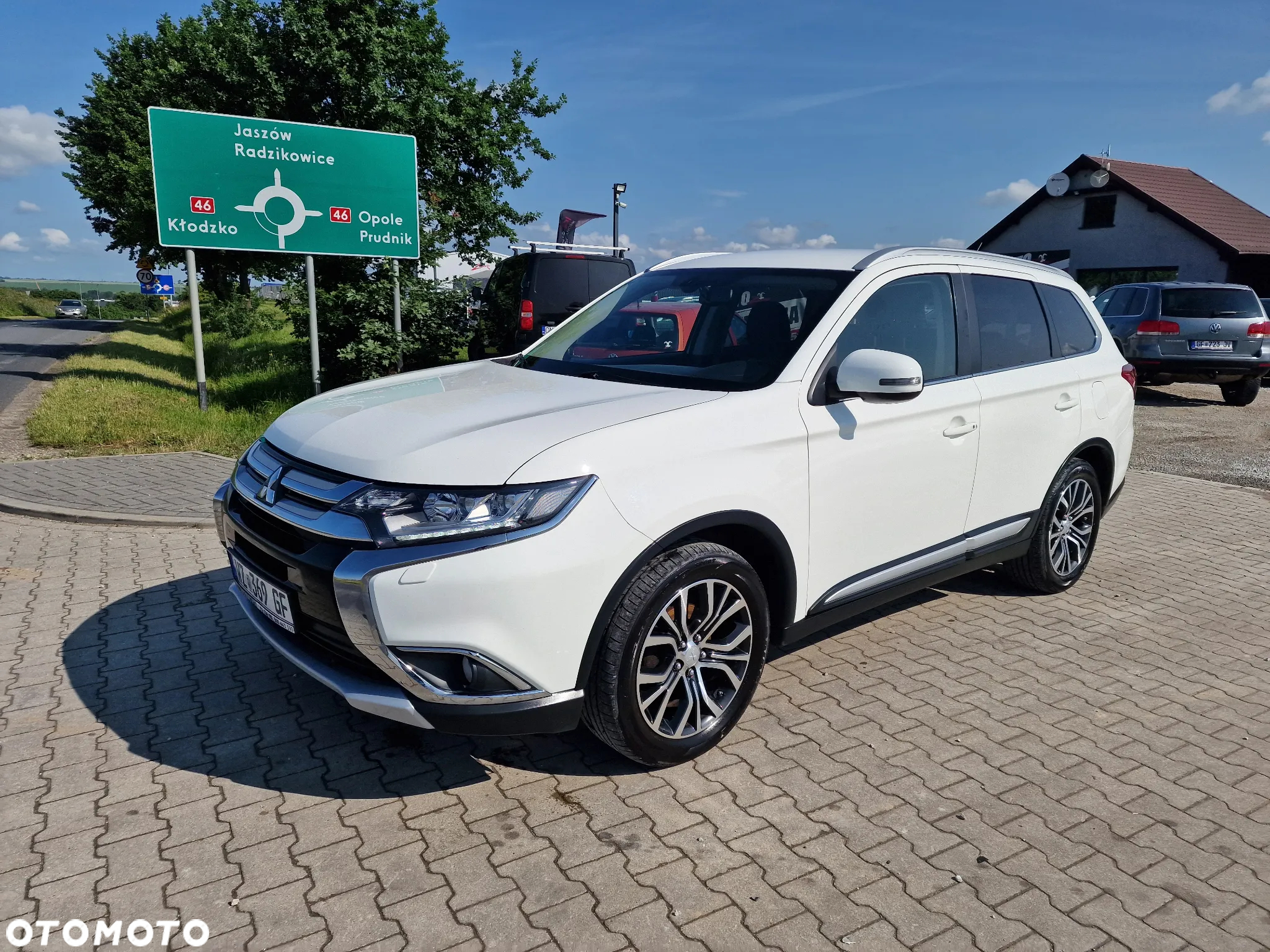 Mitsubishi Outlander 2.2 DID Intense + 4WD - 2
