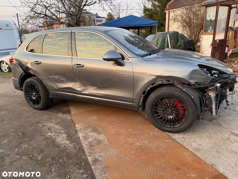Porsche Cayenne - 5