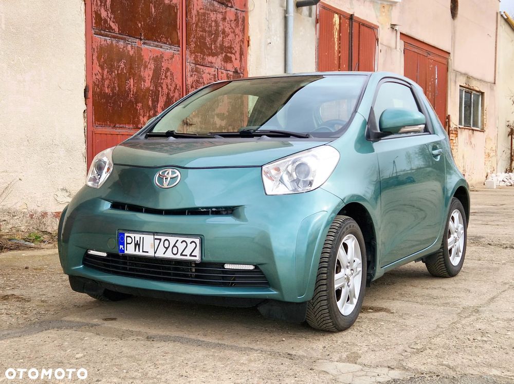 Toyota iQ - 3