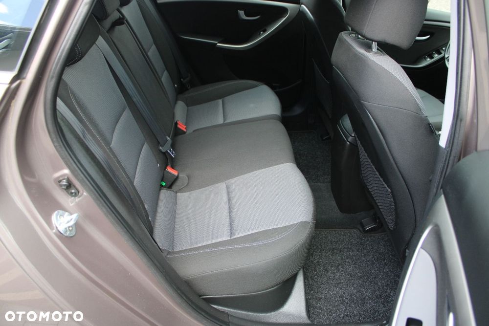 Hyundai i30 - 23