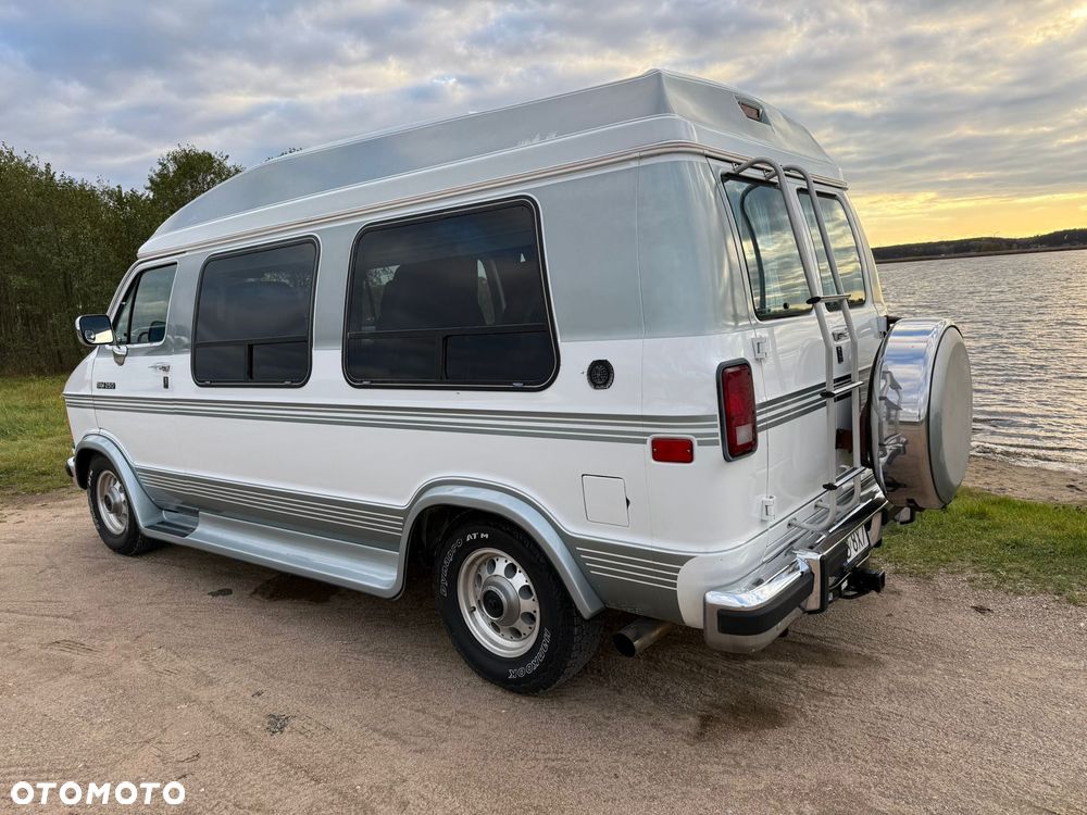 Dodge RAM VAN B250 318 V8 - 8