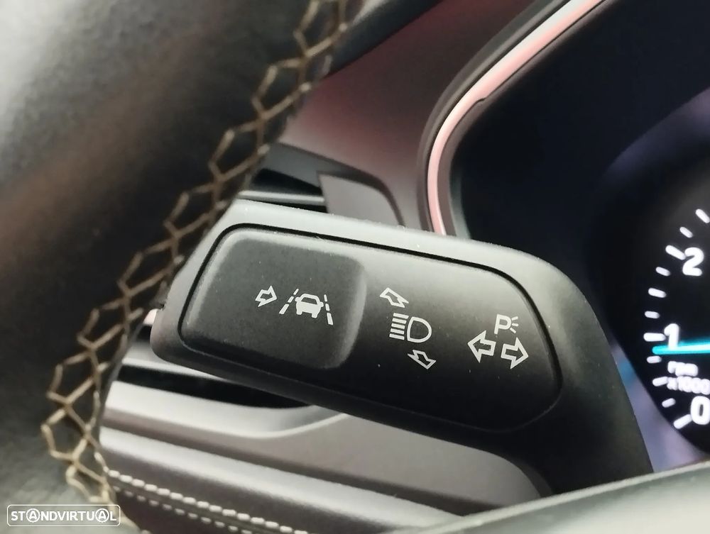 Ford Focus SW 1.0 EcoBoost Vignale - 26