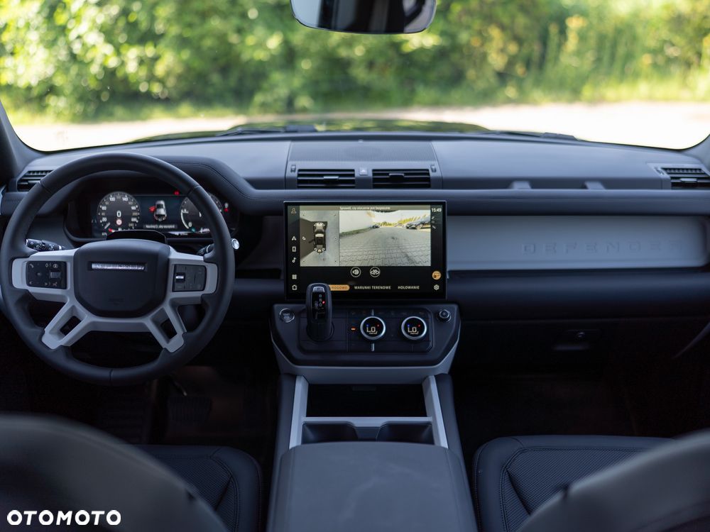 Land Rover Defender - 17