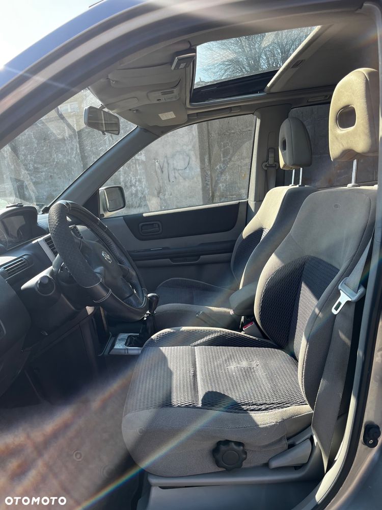 Nissan X-Trail 2.2 dCi 4x2 Comfort - 12