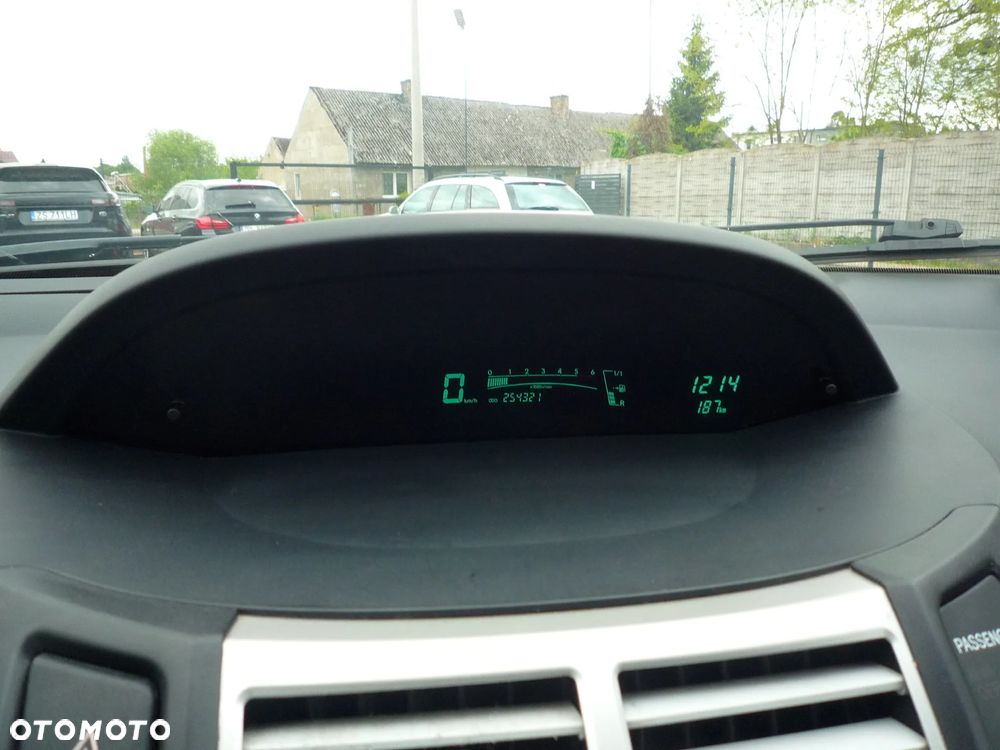 Toyota Yaris 1.4 D-4D Cool - 22