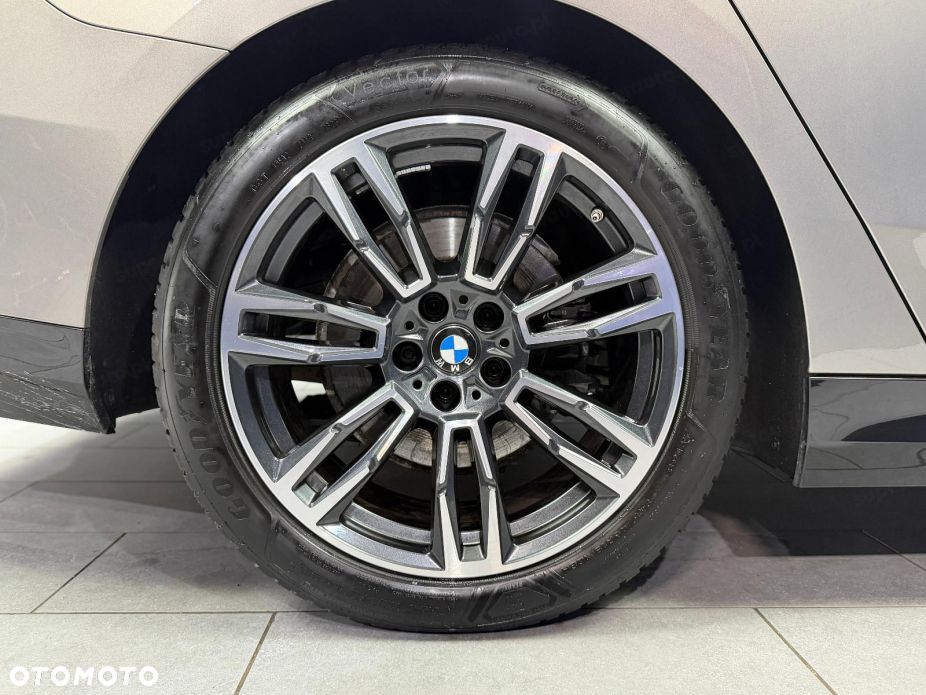 BMW Seria 5 520d xDrive mHEV M Sport - 18