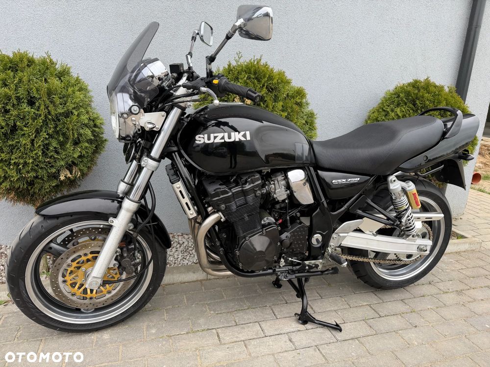 Suzuki GSX - 40