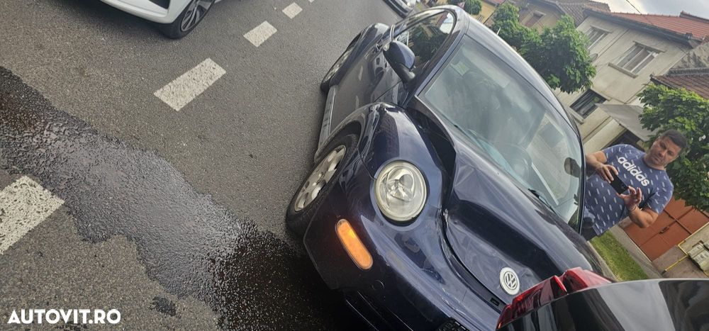 Volkswagen New Beetle - 3