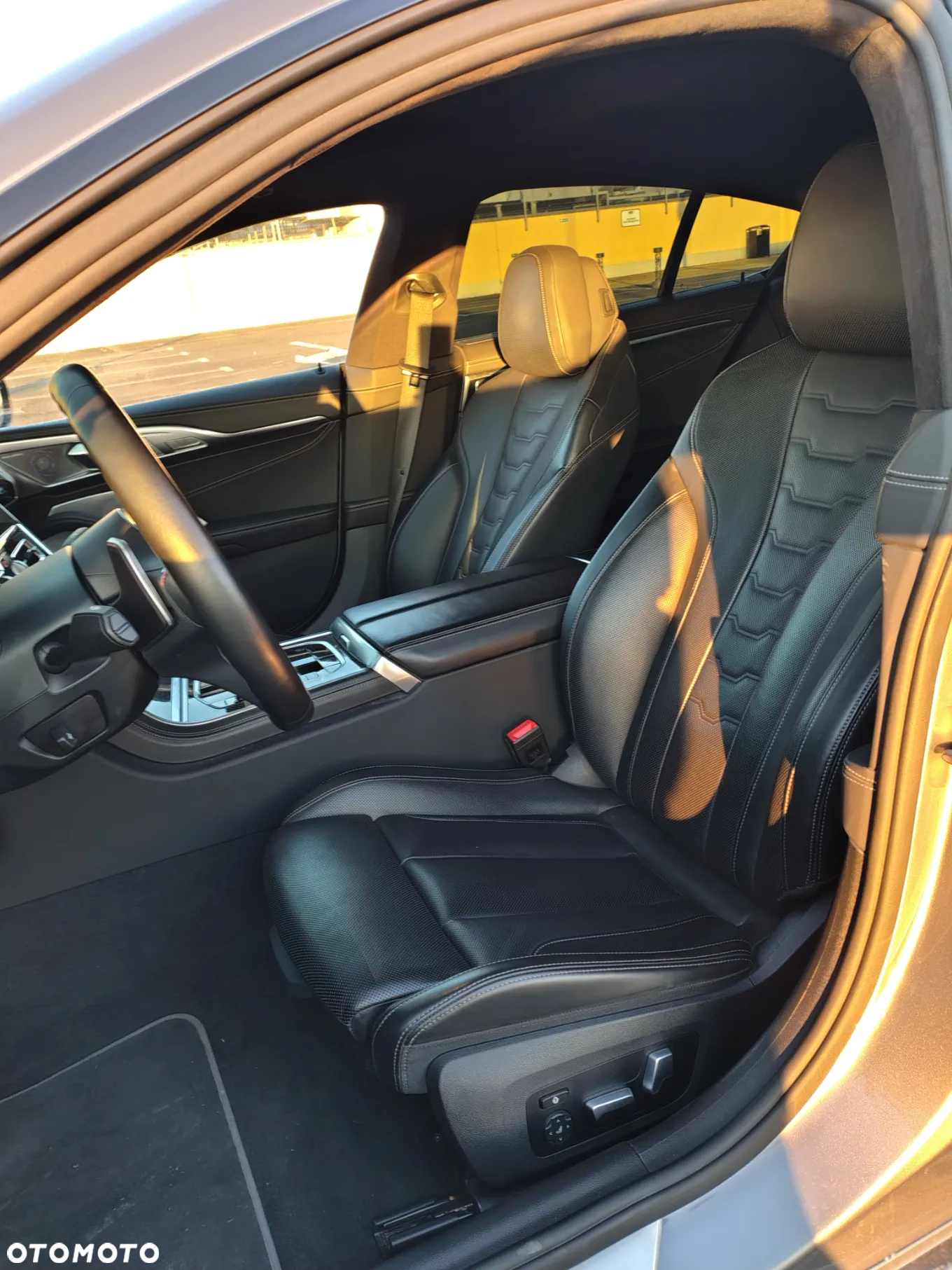 BMW Seria 8 M850i xDrive - 30