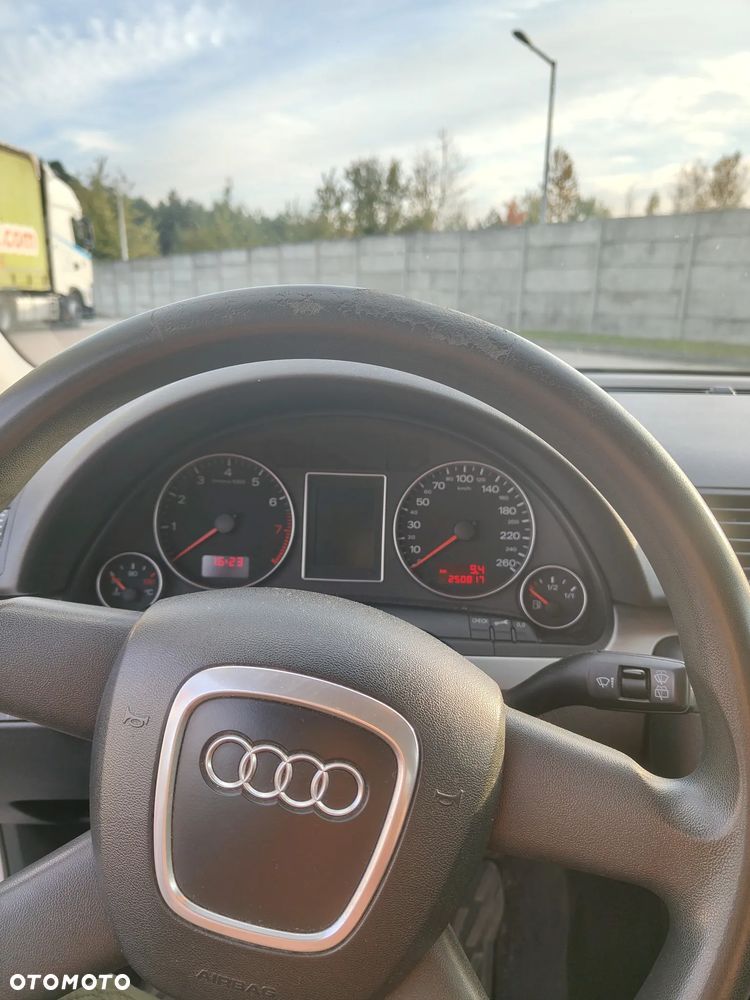Audi A4 Avant - 19