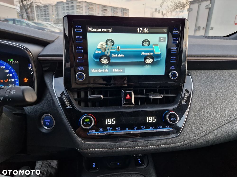 Toyota Corolla - 12