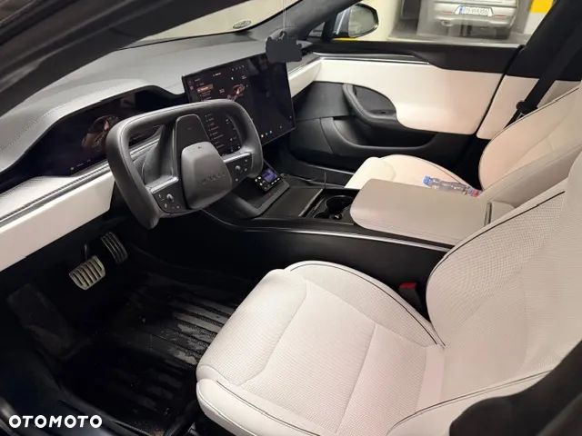 Tesla Model S - 13