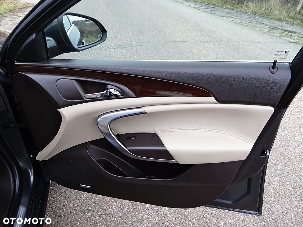 Opel Insignia 2.0 Turbo Cosmo - 26