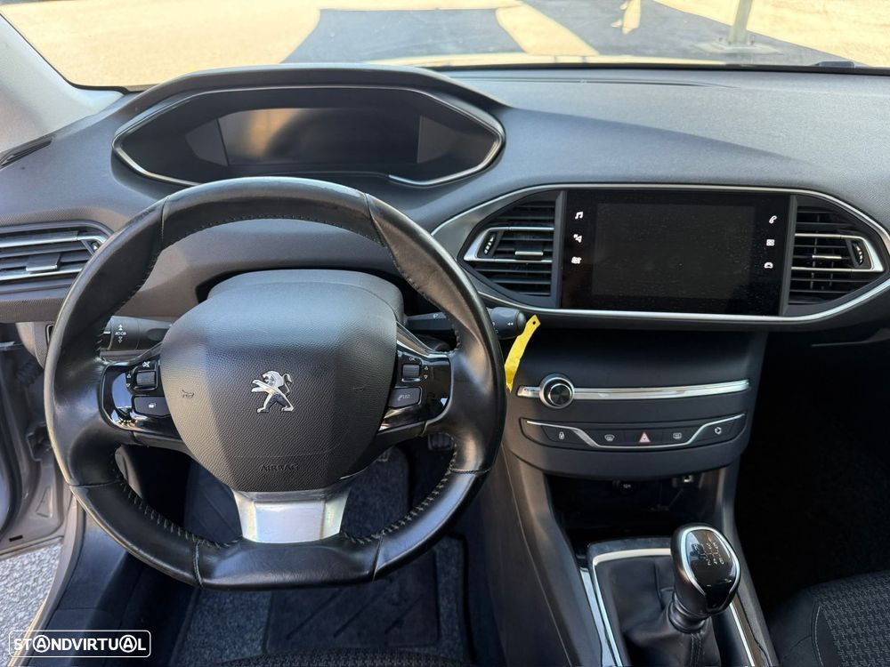 Peugeot 308 - 9