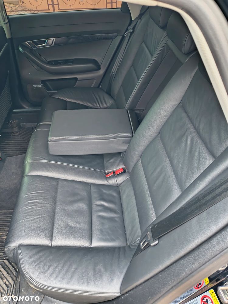 Audi A6 Limousine 2.4 - 15
