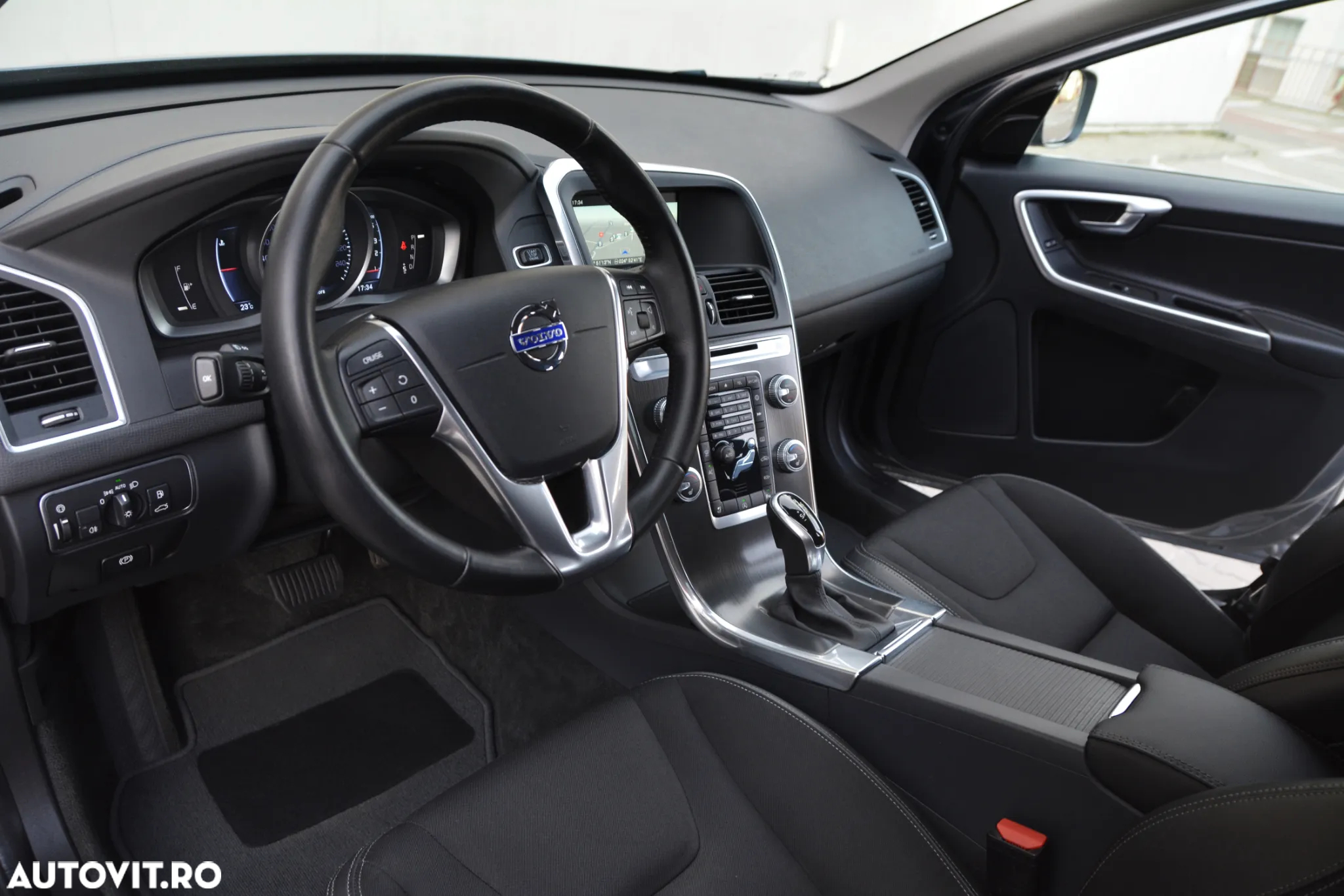 Volvo XC 60 D3 Geartronic Momentum - 8