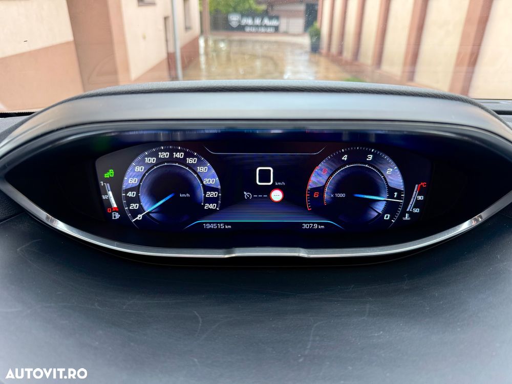 Peugeot 3008 - 13