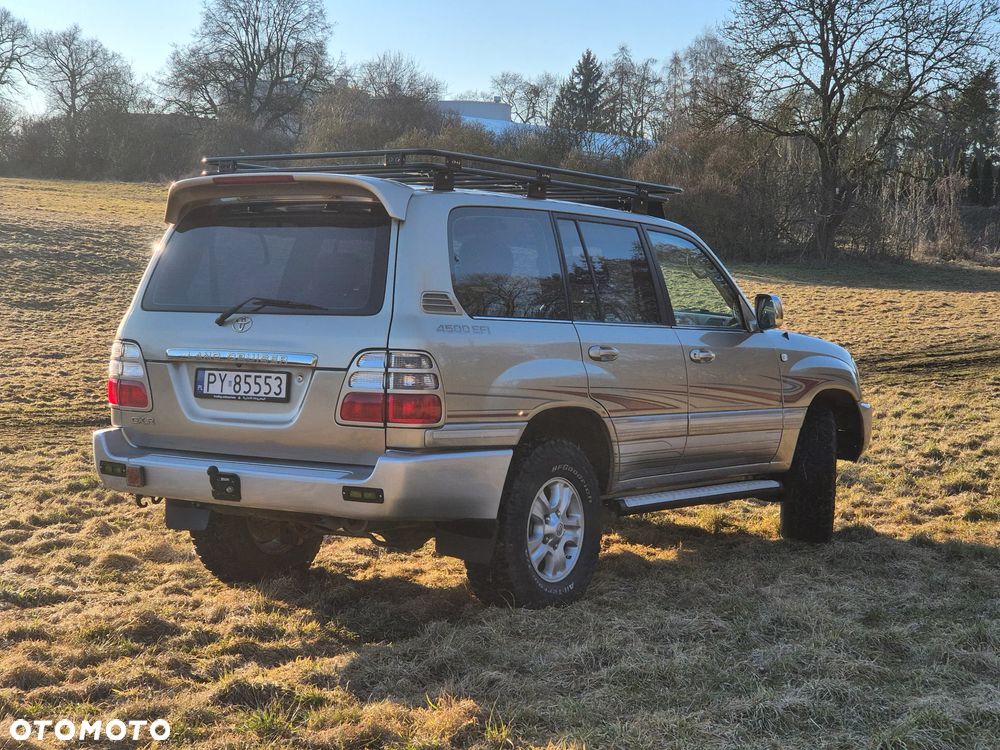 Toyota Land Cruiser - 7