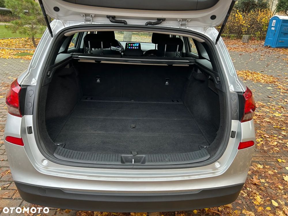 Hyundai i30 1.4 Comfort - 24