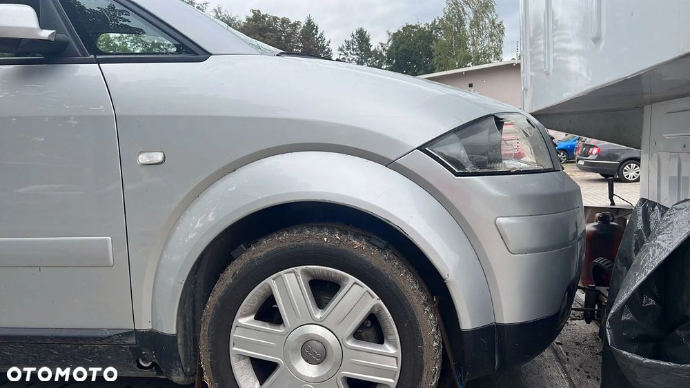 AUDI A2 BŁOTNIK PRAWY Lewy przedni - 2