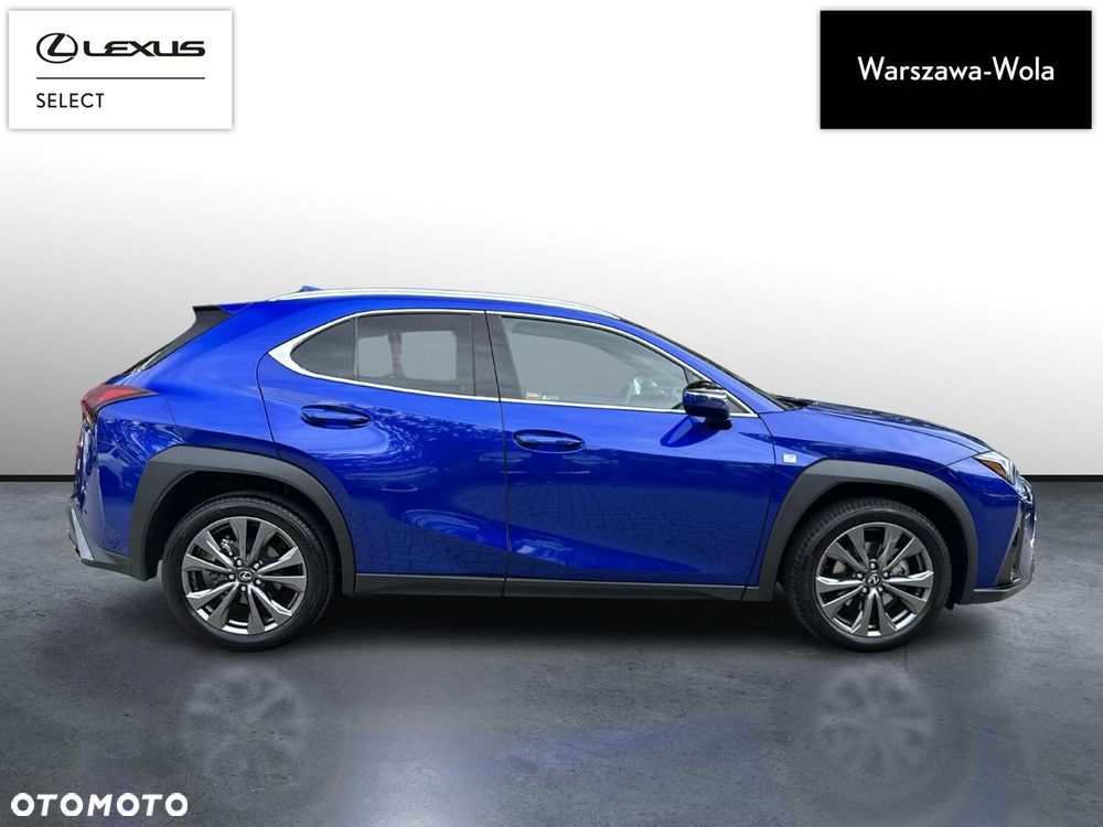 Lexus UX 300h F Sport Design - 8