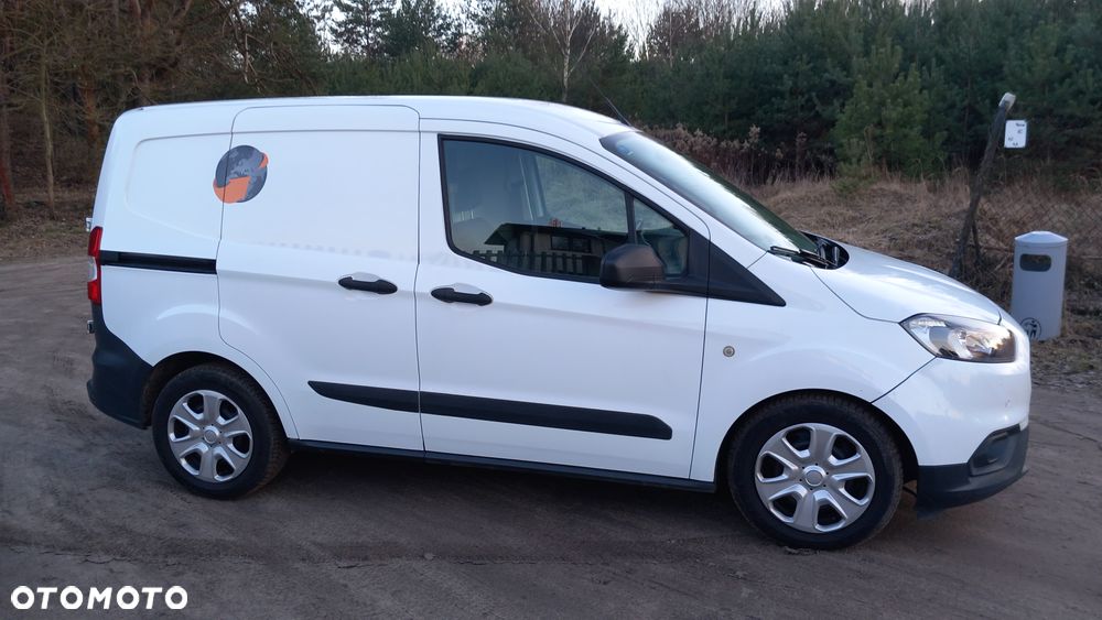 Ford Transit Courier - 9