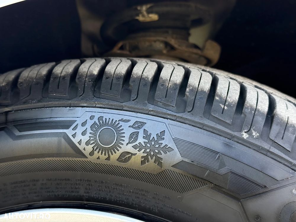 Ford Fiesta 1.1 S&S COOL&CONNECT - 28