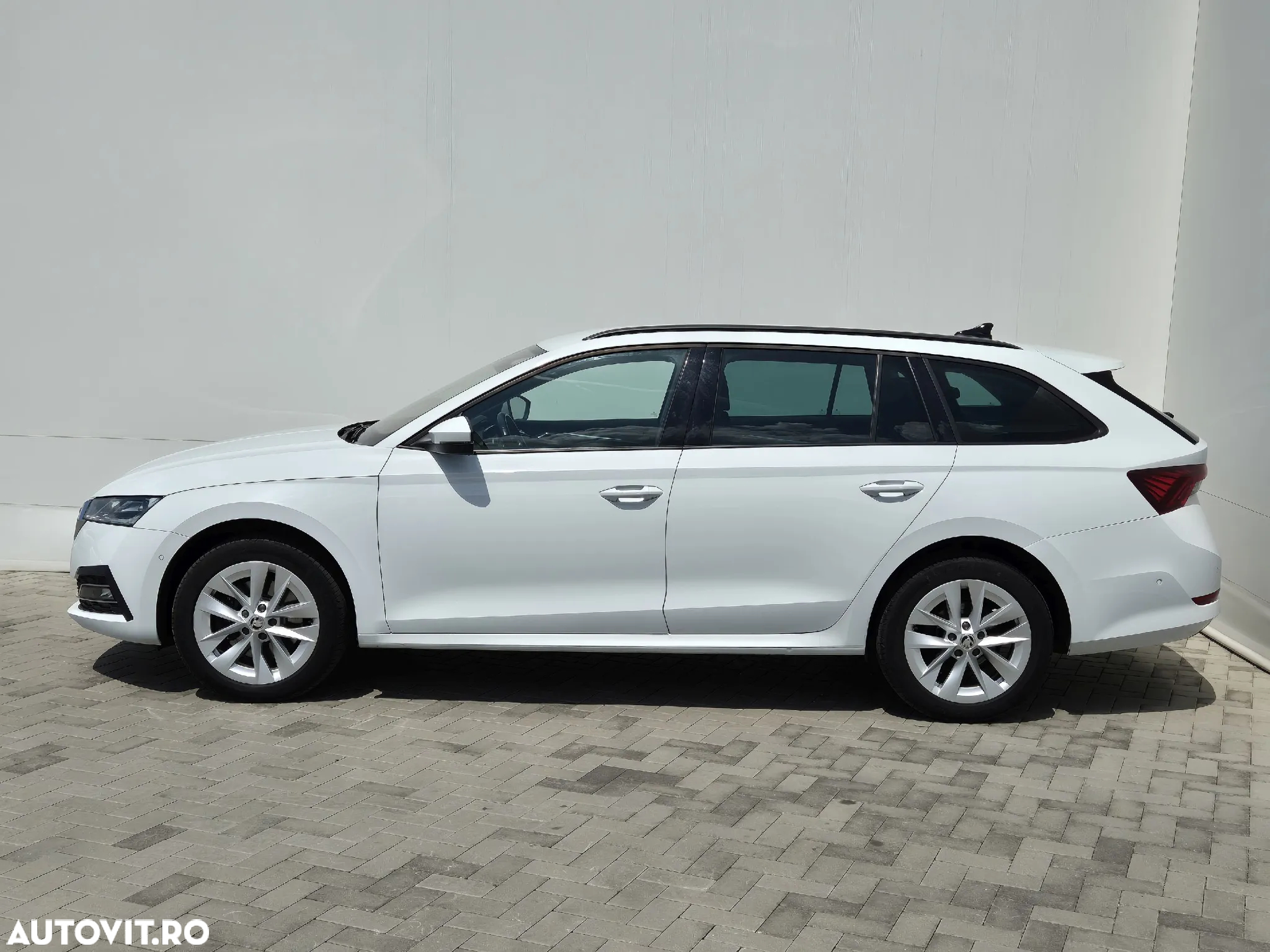 Skoda Octavia Combi 2.0 TDI DSG 4X4 Style - 2