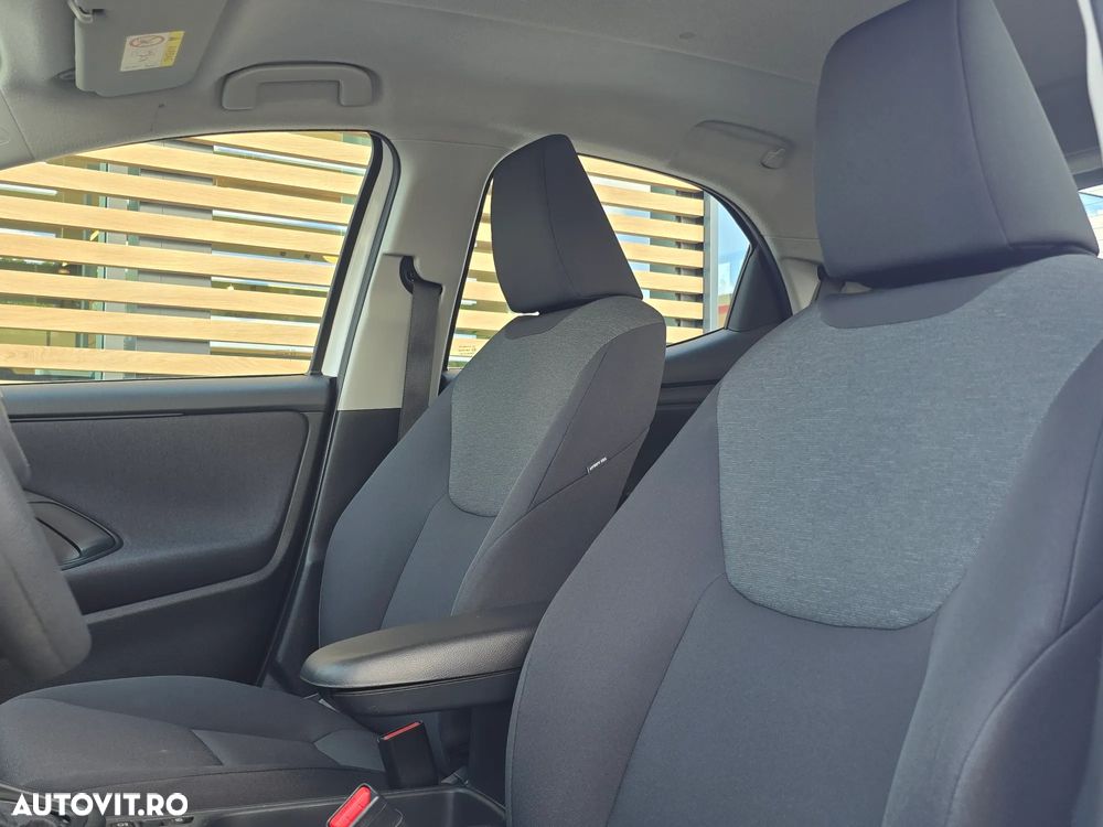 Toyota Yaris 1.5 VVT-i HSD Eco - 11